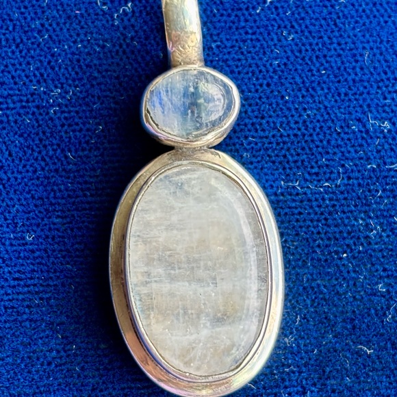 925 Silver & Moonstone earrings and pendant - Picture 6 of 10